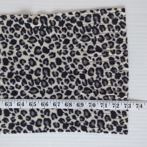 Old Navy Fleece Leopard Print Fringed Scarf Black White 10" x 73" Super Soft - Picture 6 of 10